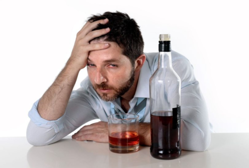 Tác hại của rượu bia gây đau đầu, thiếu máu trầm trọng