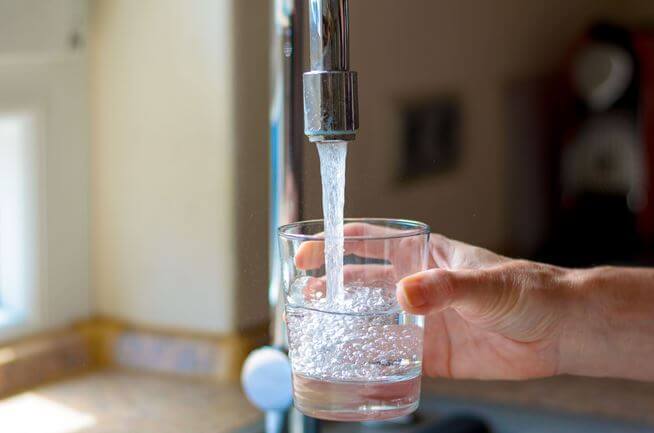 Uống nước từ máy lọc nước có tốt không?
